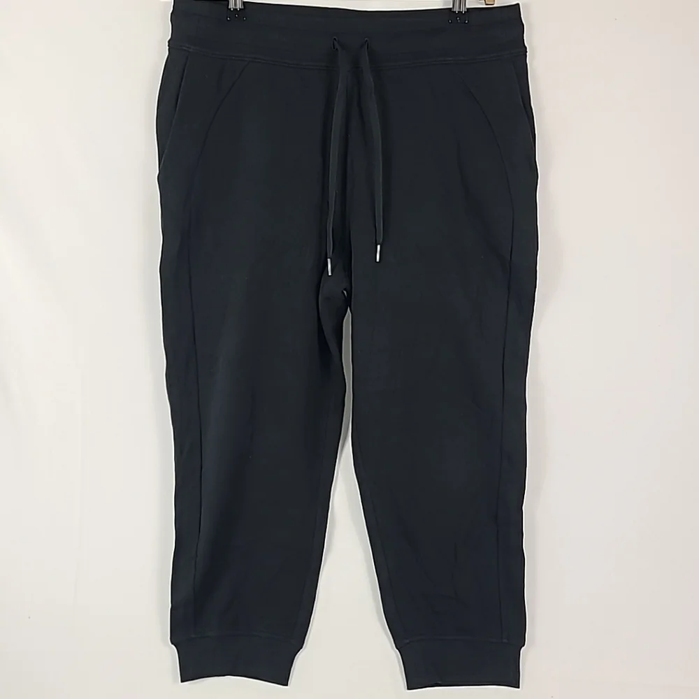 Lululemon Women's Scuba High-Rise Cropped Jogger 23.5" Black Size 12 EUC - Picture 1 of 9